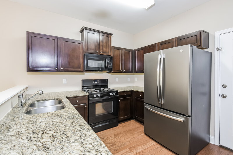 2,100/Mo, 125 Bethany Manor Dr Ball Ground, GA 30107 Kitchen View