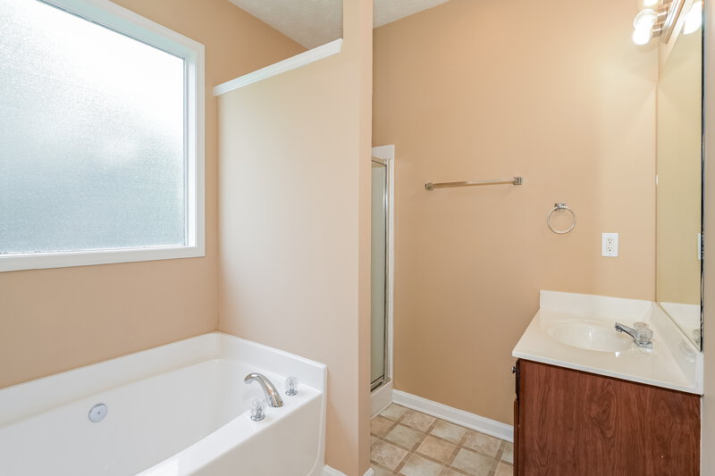 2,130/Mo, 799 Clairidge Elm Trl Lawrenceville, GA 30046 Main Bathroom View 2
