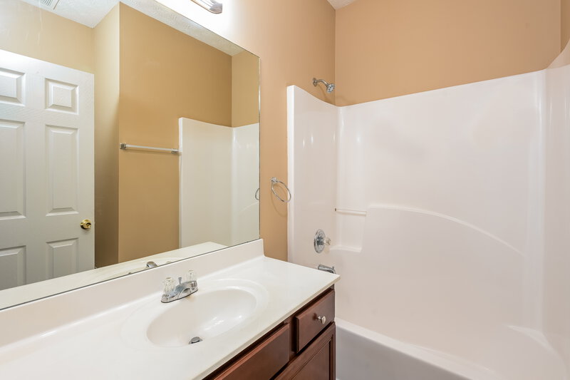 2,130/Mo, 799 Clairidge Elm Trl Lawrenceville, GA 30046 Bathroom View