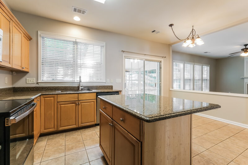 2,550/Mo, 6365 Whirlaway Dr Cumming, GA 30040 Kitchen View