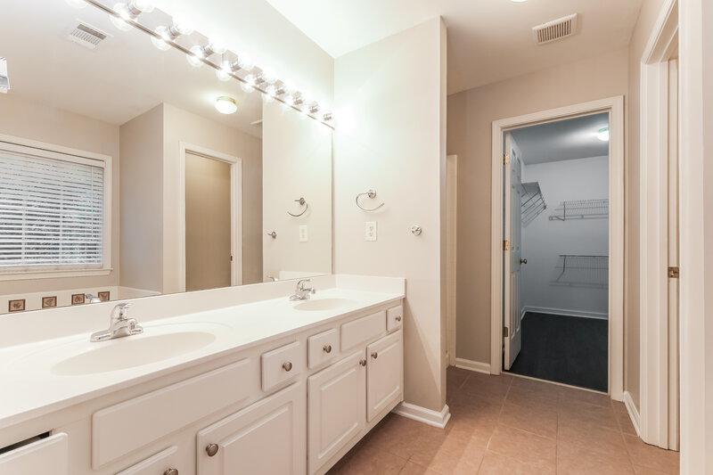 2,550/Mo, 6365 Whirlaway Dr Cumming, GA 30040 Main Bathroom View