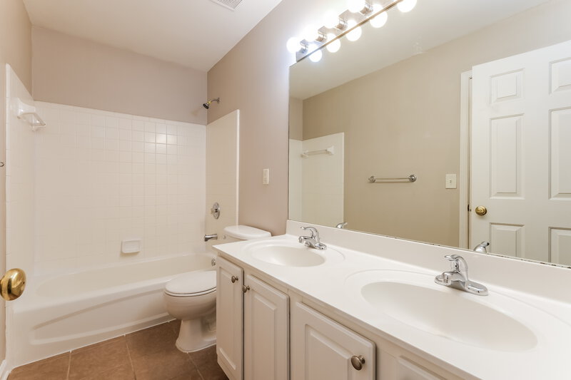 2,550/Mo, 6365 Whirlaway Dr Cumming, GA 30040 Bathroom View