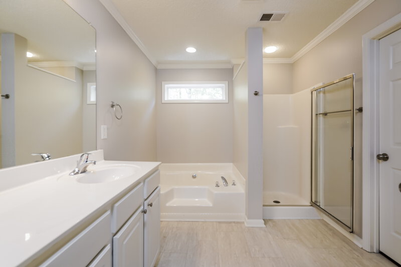 2,255/Mo, 4415 Feather Way Douglasville, GA 30135 Main Bathroom View