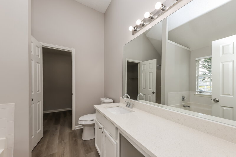 2,660/Mo, 4176 Green Field Dr Douglasville, GA 30135 Main Bathroom View 2