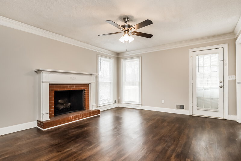 2,330/Mo, 1310 Kay Ter SE Conyers, GA 30013 Living Room View