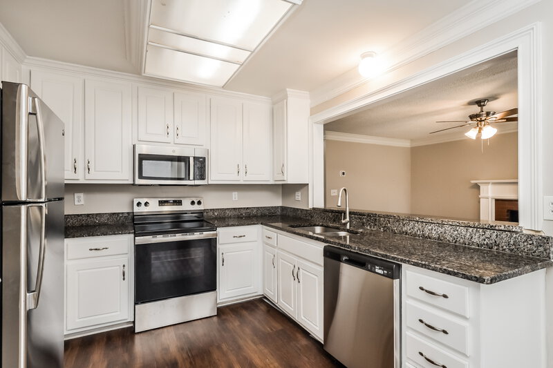 2,330/Mo, 1310 Kay Ter SE Conyers, GA 30013 Kitchen View