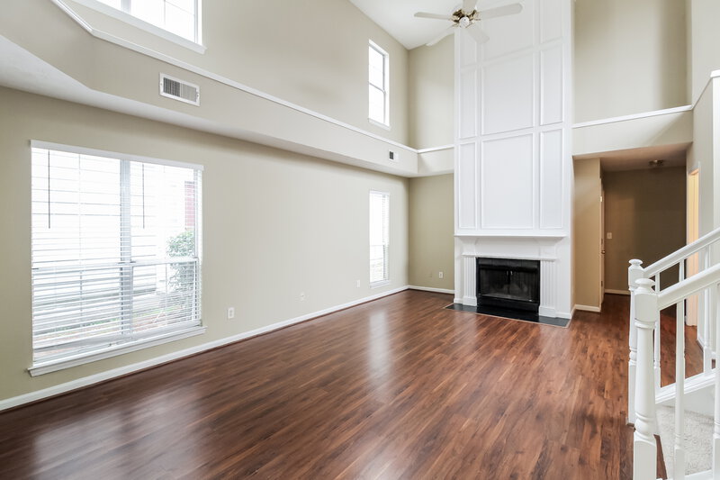 2,180/Mo, 3998 Oak Glenn Dr Duluth, GA 30096 Living Room View