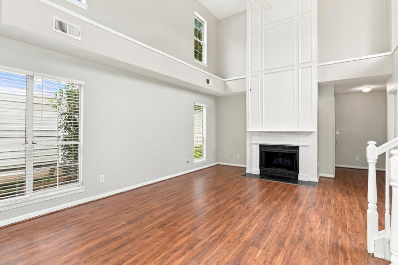 2,010/Mo, 3998 Oak Glenn Dr Duluth, GA 30096 Living Room View