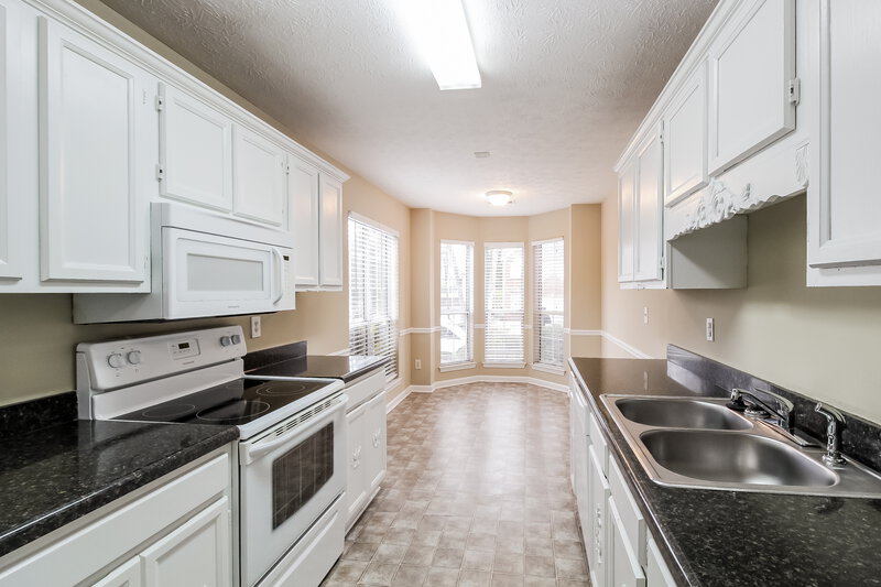 2,180/Mo, 3998 Oak Glenn Dr Duluth, GA 30096 Kitchen View