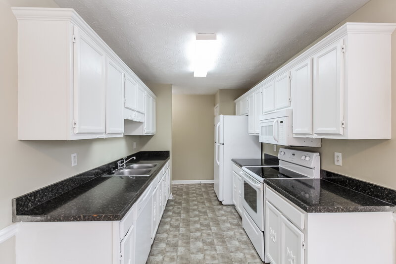2,180/Mo, 3998 Oak Glenn Dr Duluth, GA 30096 Kitchen View 2