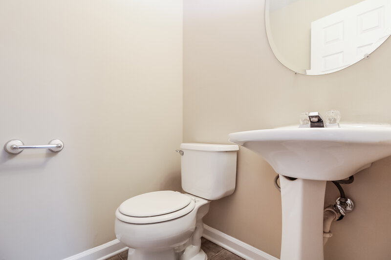 2,180/Mo, 3998 Oak Glenn Dr Duluth, GA 30096 Bathroom View 2