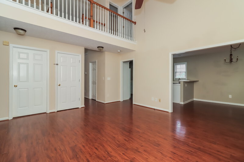 2,150/Mo, 39 Crestview Dr Dallas, GA 30157 Living Room View 2