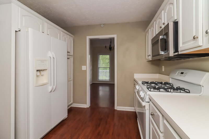 2,150/Mo, 39 Crestview Dr Dallas, GA 30157 Kitchen View 2