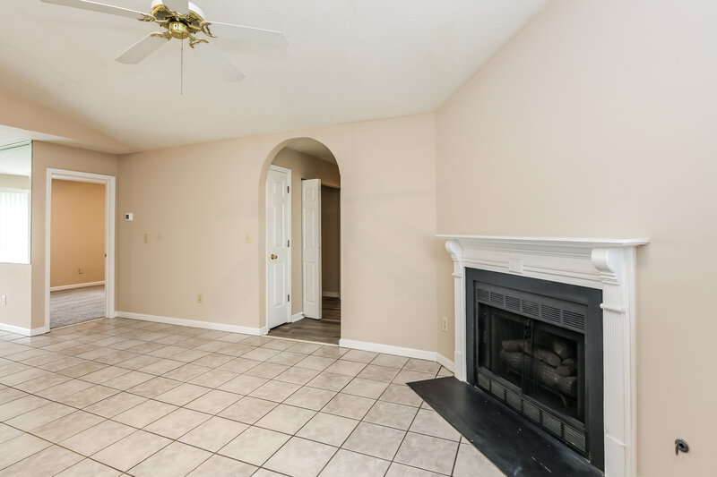 2,095/Mo, 4008 Sidney Lanier Blvd Duluth, GA 30097 Living Room View 2