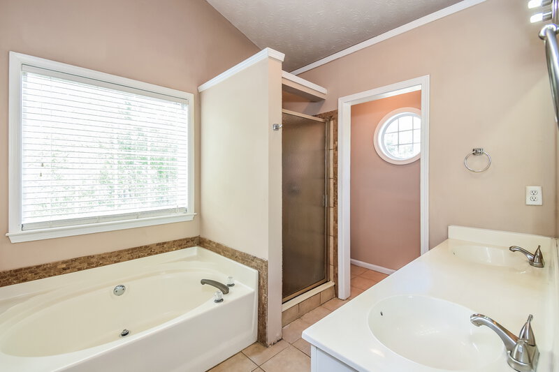 2,690/Mo, 1675 Berrywood Way Cumming, GA 30041 Main Bathroom View