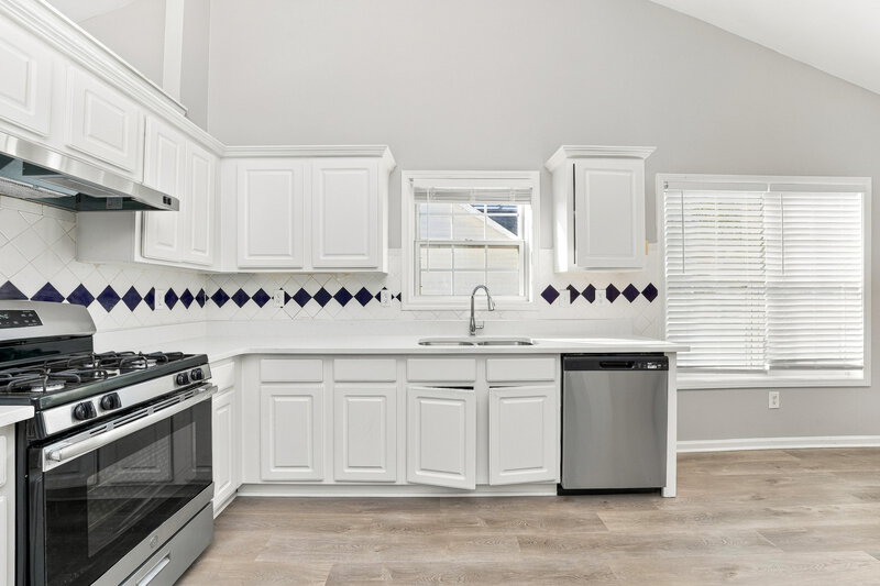 2,345/Mo, 230 Cedarhurst Rd Lawrenceville, GA 30045 Kitchen View