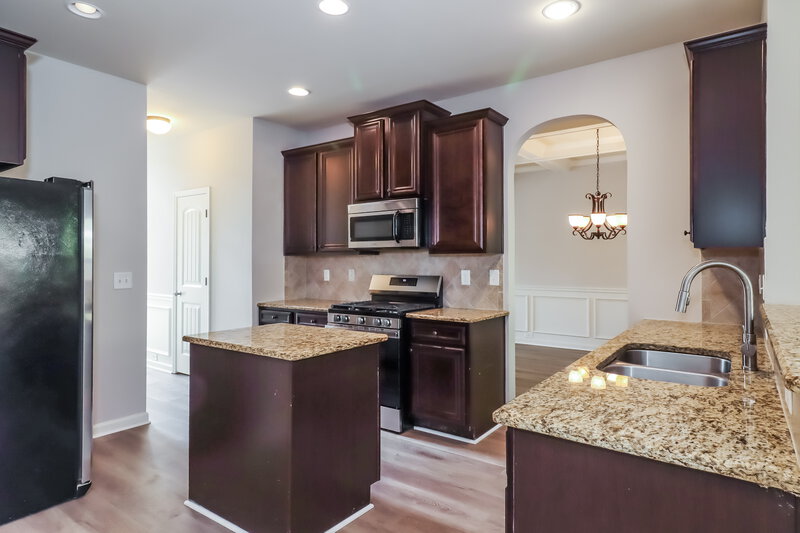 2,125/Mo, 638 Ocean Ave Canton, GA 30114 Kitchen View