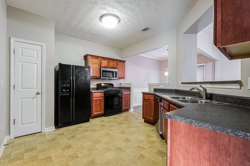 2,085/Mo, 948 Gardenia Curv Canton, GA 30114 Kitchen View