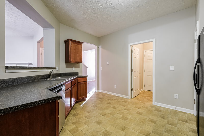 2,085/Mo, 948 Gardenia Curv Canton, GA 30114 Kitchen View 3