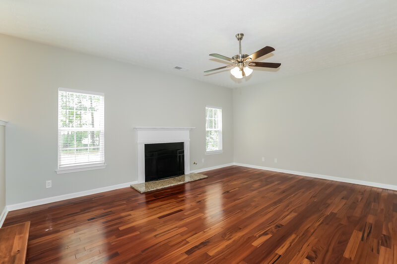 2,780/Mo, 823 Overlook Trl Monroe, GA 30655 Living Room View