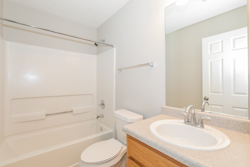 2,780/Mo, 823 Overlook Trl Monroe, GA 30655 Bathroom View