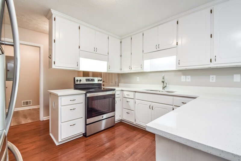 1,930/Mo, 120 Brookhaven Ln McDonough, GA 30253 Kitchen View 2