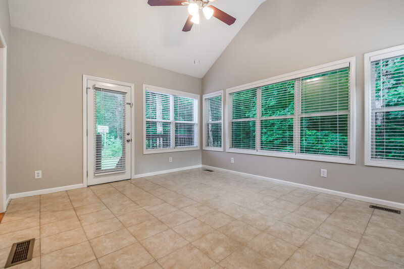 1,930/Mo, 120 Brookhaven Ln McDonough, GA 30253 Sun Room View