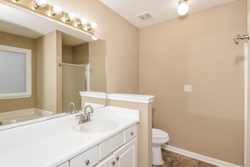 2,590/Mo, 16 Camden Woods Pl Dallas, GA 30157 Main Bathroom View
