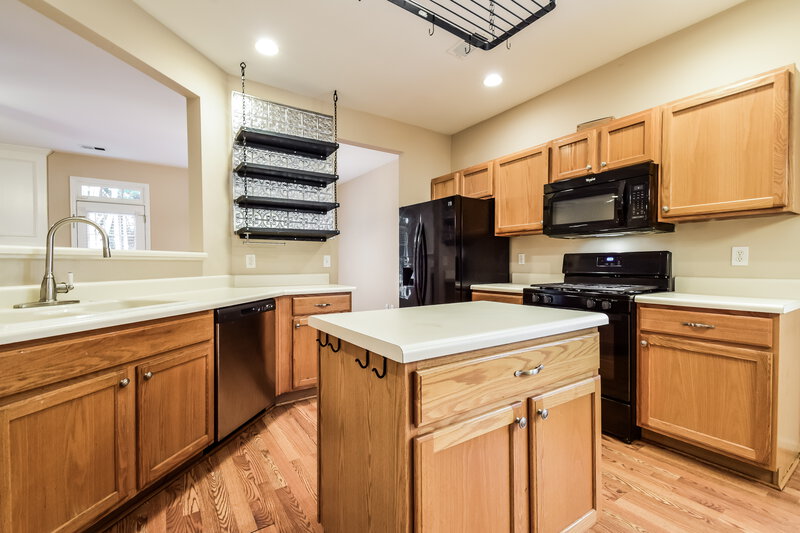 2,150/Mo, 173 Weatherstone Dr Woodstock, GA 30188 Kitchen View 2