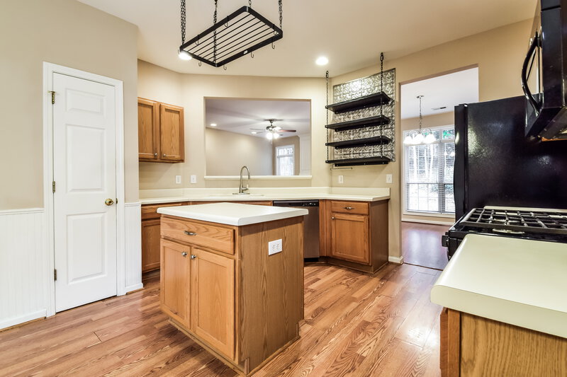 2,150/Mo, 173 Weatherstone Dr Woodstock, GA 30188 Kitchen View 3