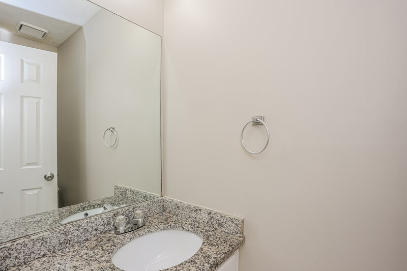 2,035/Mo, 1150 Burning Bush Dr Loganville, GA 30052 Bathroom View