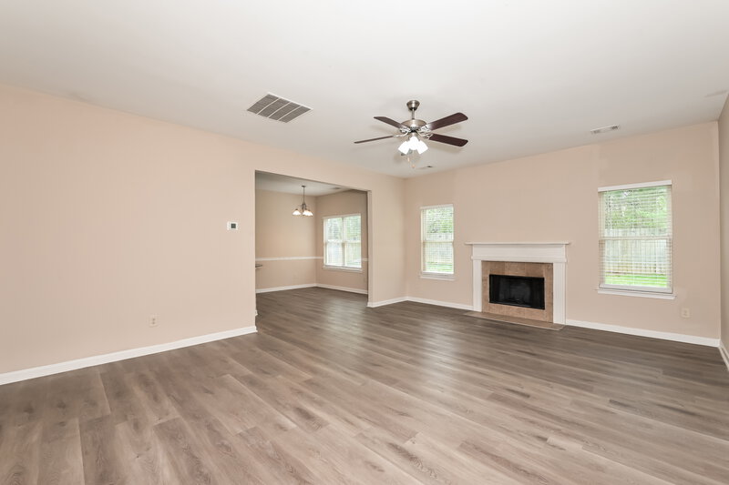 4,180/Mo, 4075 Whitfield Oak Way Auburn, GA 30011 Living Room View