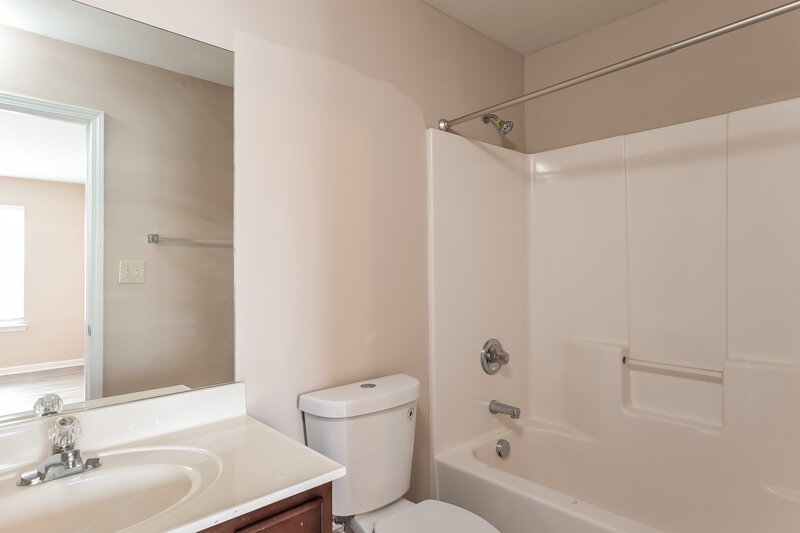 4,180/Mo, 4075 Whitfield Oak Way Auburn, GA 30011 Bathroom View