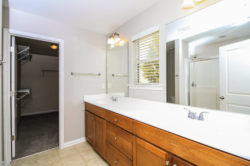 1,800/Mo, 289 Darbys Run Ct Hiram, GA 30141 Main Bathroom View