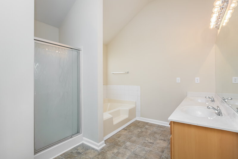 2,370/Mo, 4390 Ambassador Way Cumming, GA 30040 Main Bathroom View