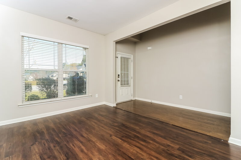 2,150/Mo, 414 Darbys Run Ct Hiram, GA 30141 Living Room View 3