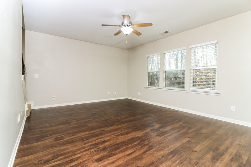 2,150/Mo, 414 Darbys Run Ct Hiram, GA 30141 Living Room View 4