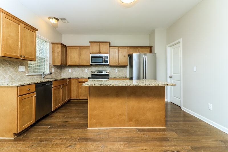 2,150/Mo, 414 Darbys Run Ct Hiram, GA 30141 Kitchen View 2