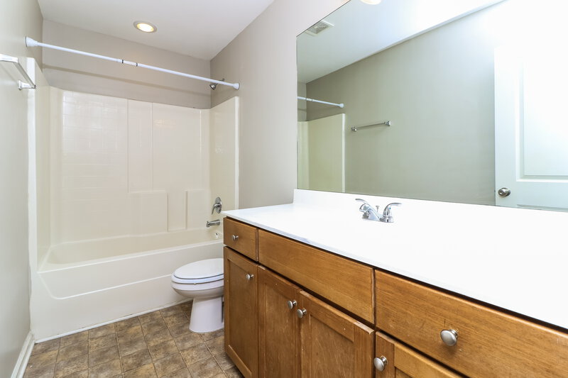 2,150/Mo, 414 Darbys Run Ct Hiram, GA 30141 Bathroom View