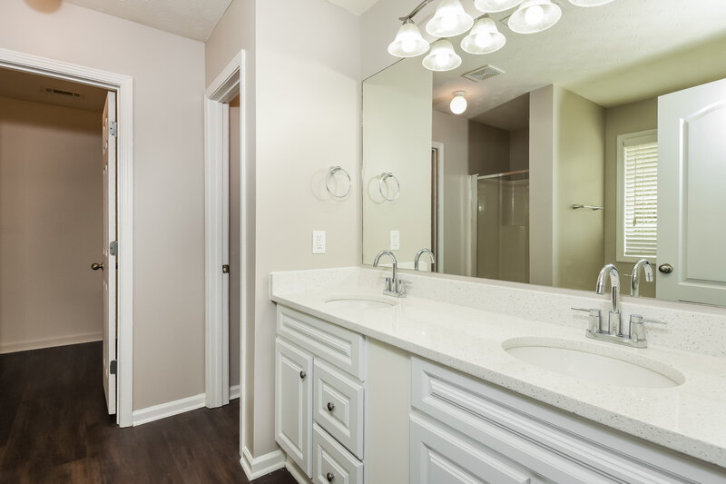 2,180/Mo, 3240 Anneewakee Falls Pkwy Douglasville, GA 30135 Main Bathroom View