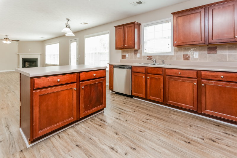 2,360/Mo, 210 Overlook Ct Dallas, GA 30157 Kitchen View 2