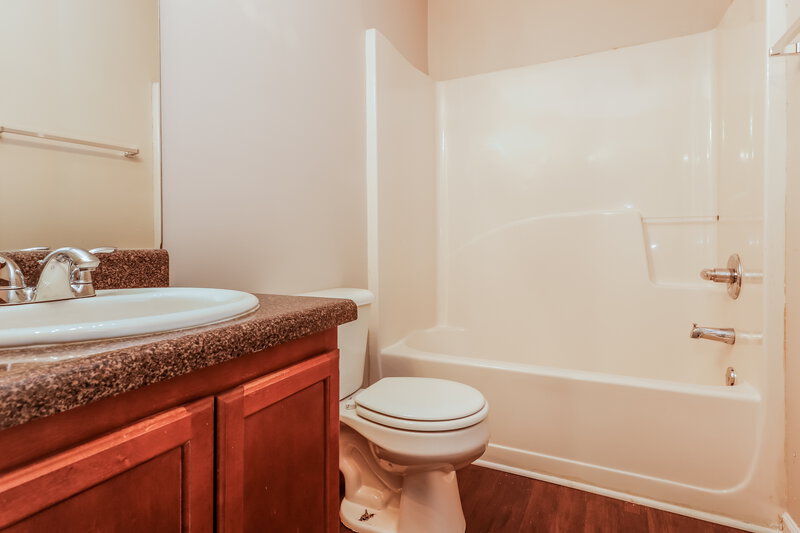 2,170/Mo, 307 Millstone Dr Hampton, GA 30228 Bathroom View