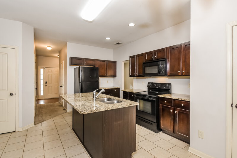 2,280/Mo, 766 Helm Ln NW Kennesaw, GA 30144 Kitchen View