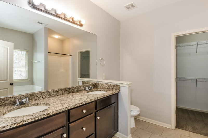 2,280/Mo, 766 Helm Ln NW Kennesaw, GA 30144 Main Bathroom View