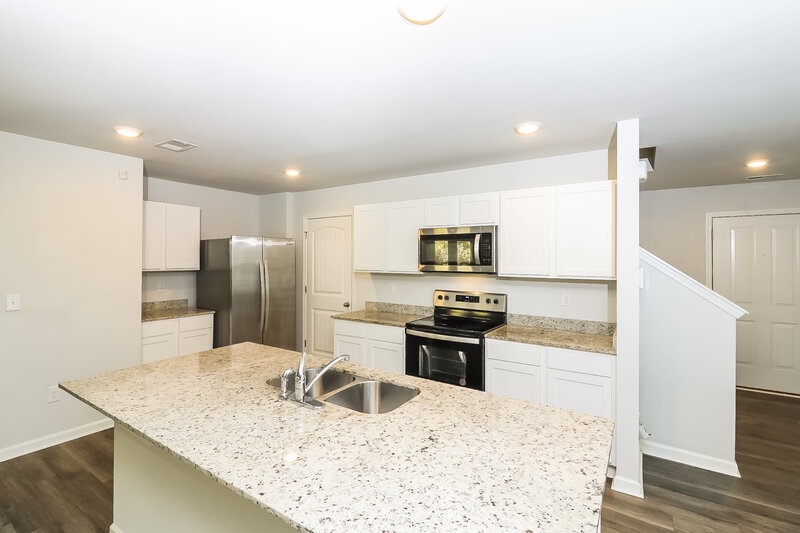 2,625/Mo, 4434 Sparrow Cir College Park, GA 30349 Kitchen View 2