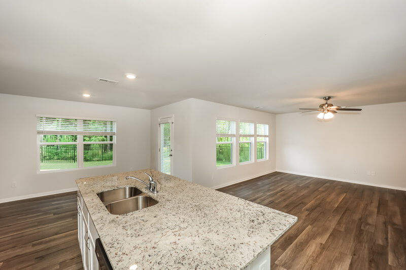 2,275/Mo, 4483 Sparrow Cir College Park, GA 30349 Kitchen View