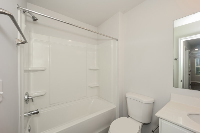 2,275/Mo, 4483 Sparrow Cir College Park, GA 30349 Bathroom View