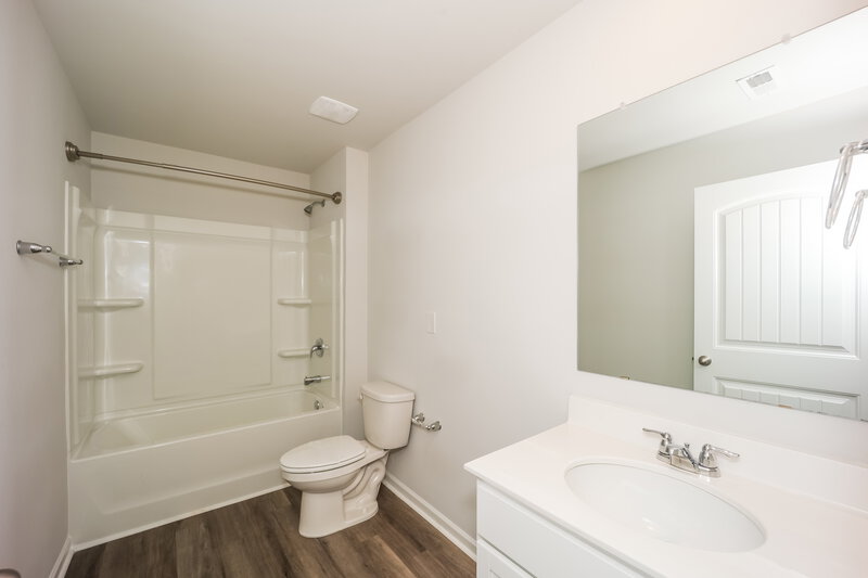 2,700/Mo, 5129 Moa Ct College Park, GA 30349 Bathroom View
