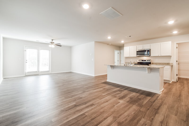 2,700/Mo, 5113 Moa Ct College Park, GA 30349 Living Room View 2