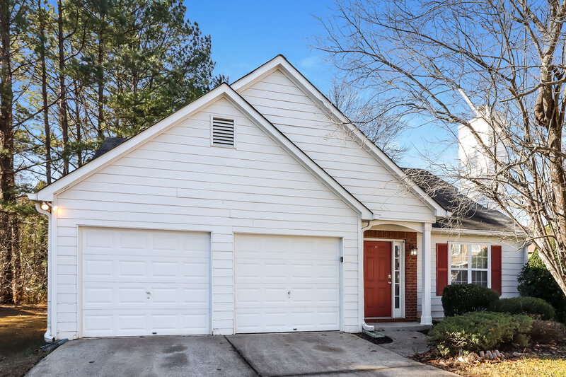 0/Mo, 3985 Vail Cir NW Acworth, GA 30101 Front View